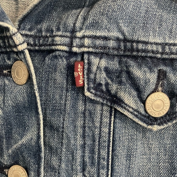 Levi’s jean jacket -XS - Picture 5 of 13